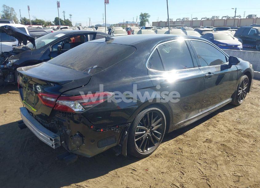Photo 4 of 2022 Toyota Camry XSE (VIN 4T1K61AKXNU075278)