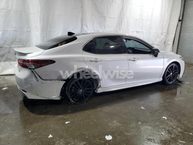 Photo 3 of 2022 TOYOTA CAMRY XSE (VIN 4T1K61AKXNU698917)