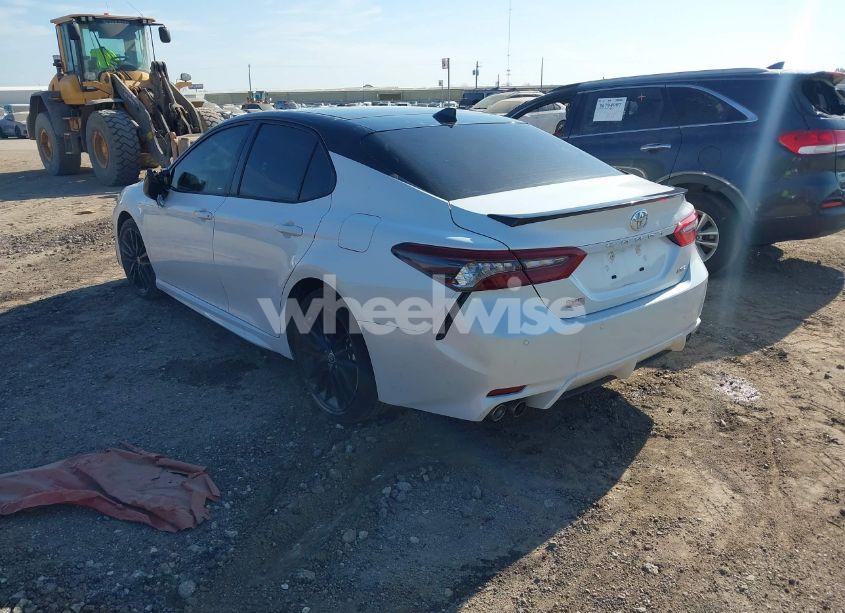 Photo 3 of 2023 Toyota Camry XSE (VIN 4T1K61AKXPU148510)