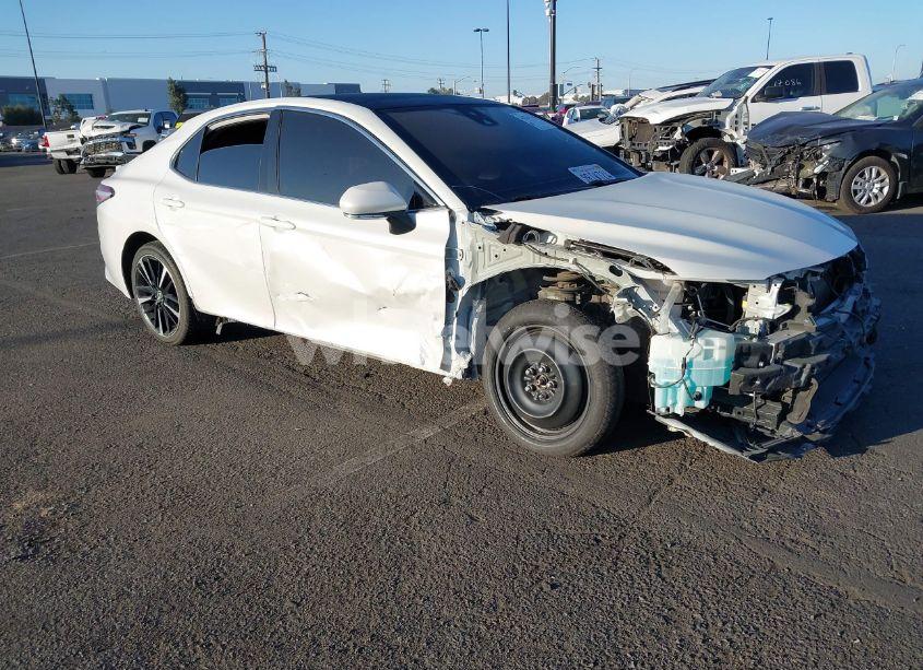 2020 Toyota Camry XSE (VIN 4T1K61BK0LU014095) main photo