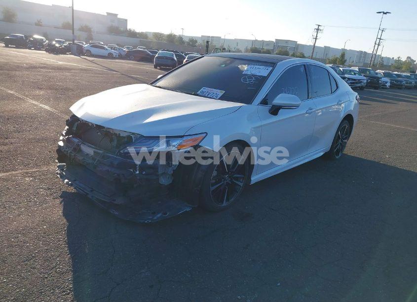 Photo 2 of 2020 Toyota Camry XSE (VIN 4T1K61BK0LU014095)