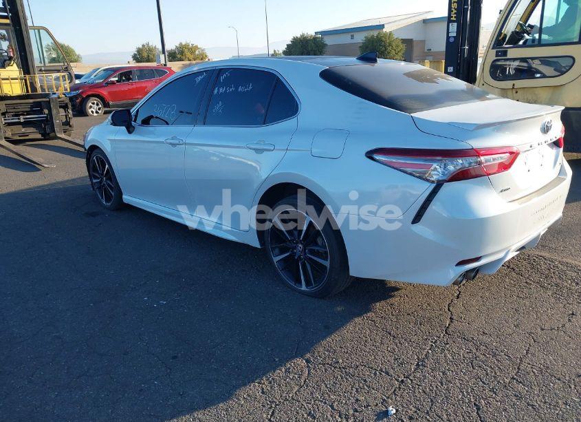 Photo 3 of 2020 Toyota Camry XSE (VIN 4T1K61BK0LU014095)
