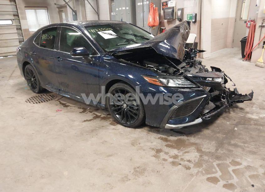 2021 Toyota Camry XSE AWD (VIN 4T1K61BK1MU021803) main photo