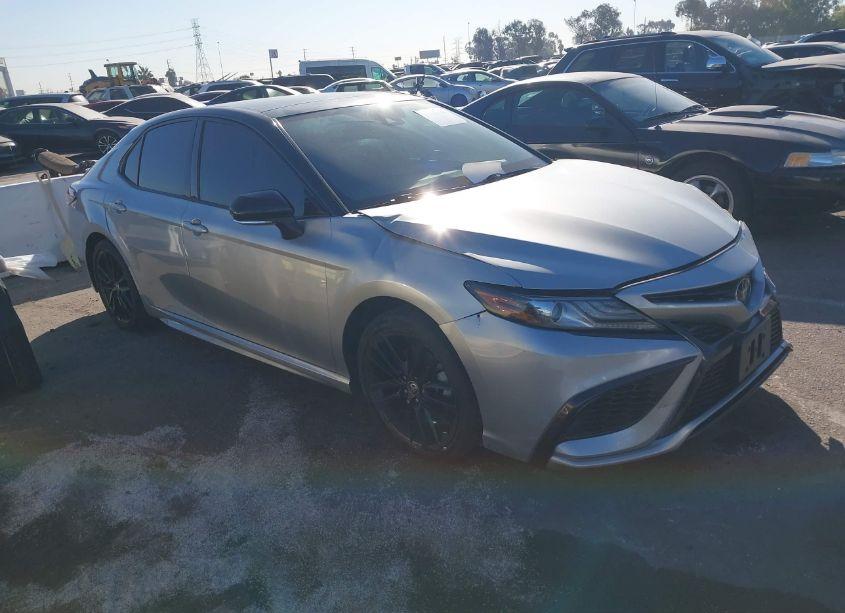 2021 Toyota Camry XSE AWD (VIN 4T1K61BK1MU046801) main photo