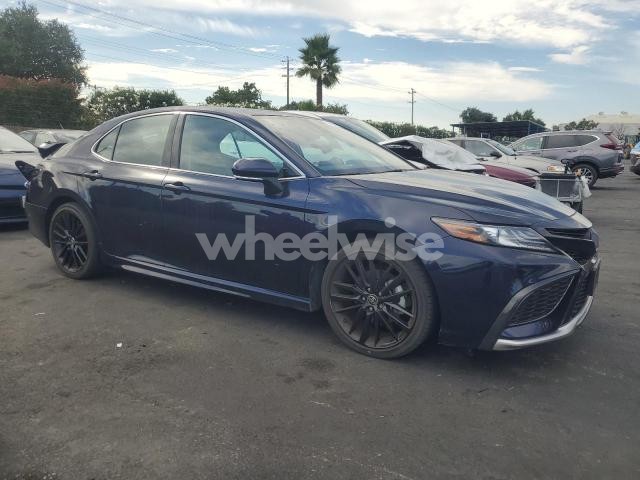 Photo 2 of 2022 TOYOTA CAMRY XSE (VIN 4T1K61BK1NU053720)