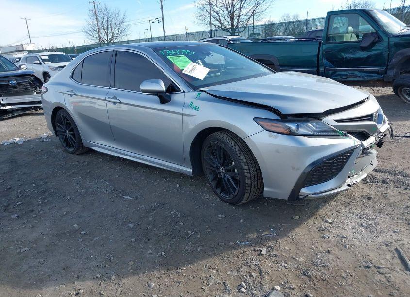 2022 Toyota Camry XSE AWD (VIN 4T1K61BK1NU066564) main photo