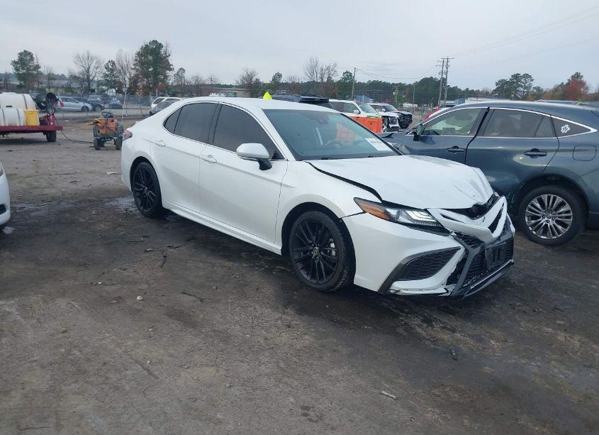 2021 Toyota Camry XSE AWD (VIN 4T1K61BK2MU021437) main photo
