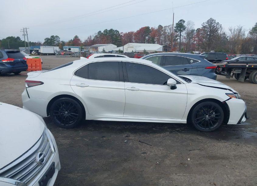 Photo 13 of 2021 Toyota Camry XSE AWD (VIN 4T1K61BK2MU021437)