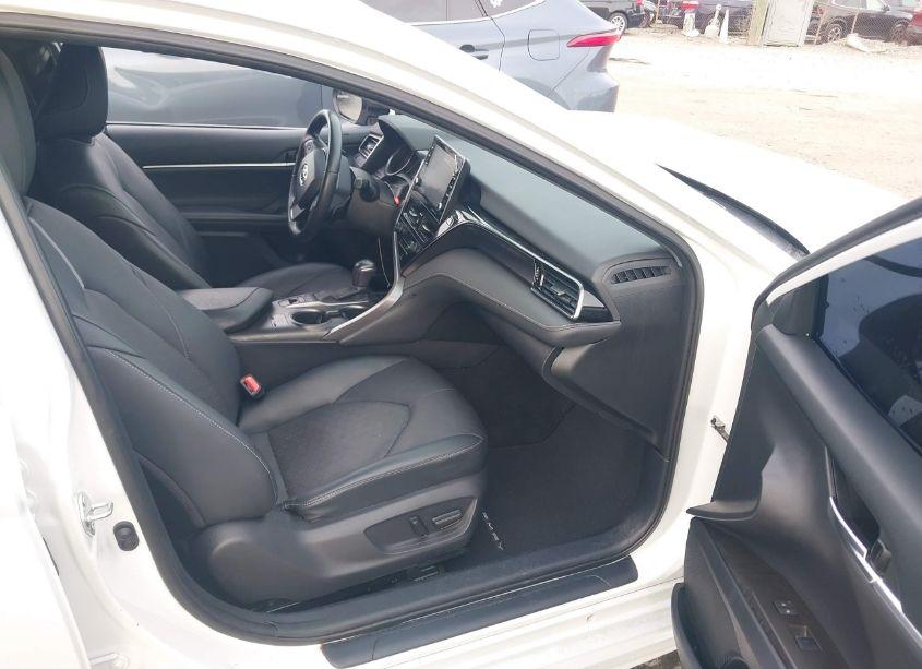 Photo 5 of 2021 Toyota Camry XSE AWD (VIN 4T1K61BK2MU021437)