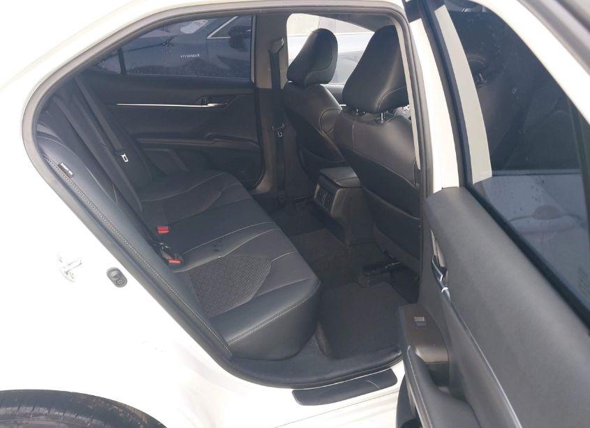 Photo 8 of 2021 Toyota Camry XSE AWD (VIN 4T1K61BK2MU021437)