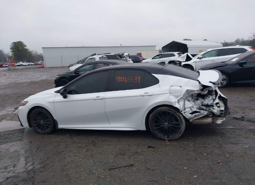 Photo 14 of 2021 Toyota Camry XSE (VIN 4T1K61BK2MU028257)