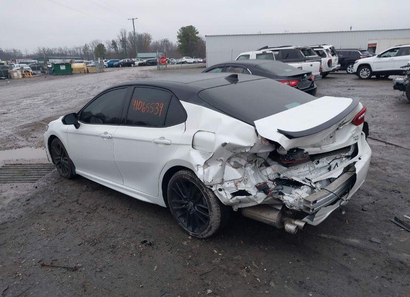 Photo 3 of 2021 Toyota Camry XSE (VIN 4T1K61BK2MU028257)