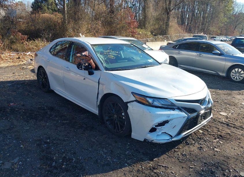 2024 Toyota Camry XSE (VIN 4T1K61BK2RU127071) main photo