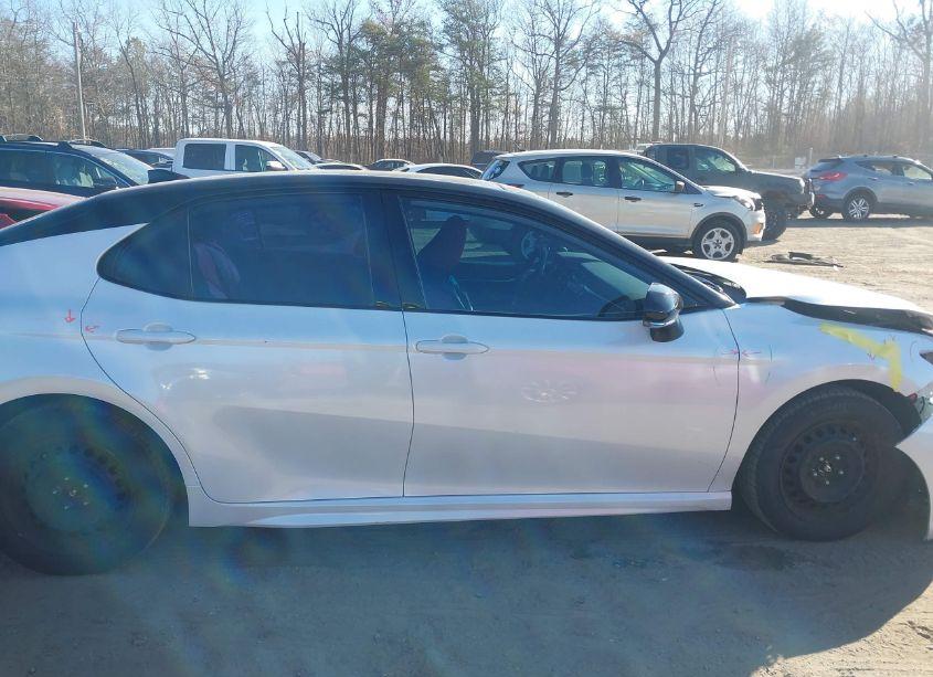 Photo 13 of 2020 Toyota Camry XSE AWD (VIN 4T1K61BK3LU004290)