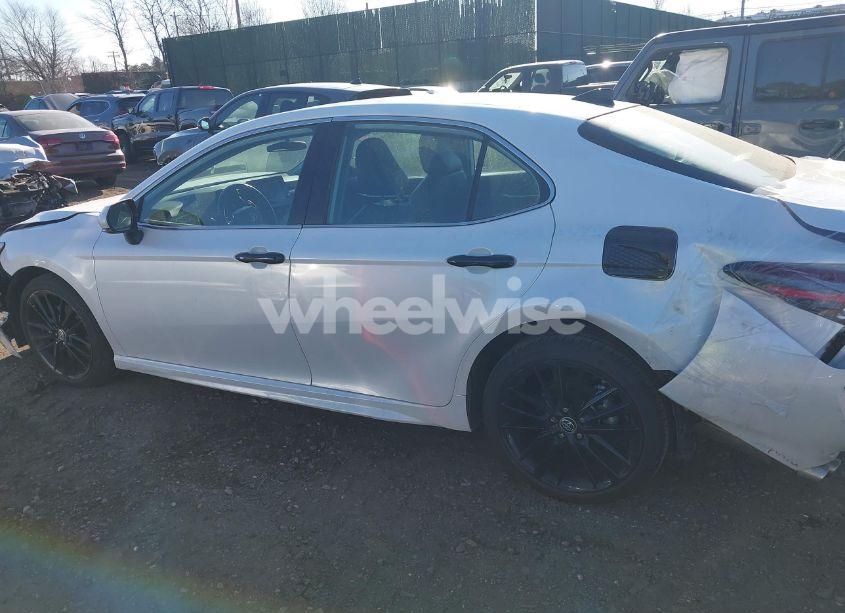 Photo 14 of 2022 Toyota Camry XSE AWD (VIN 4T1K61BK5NU062811)