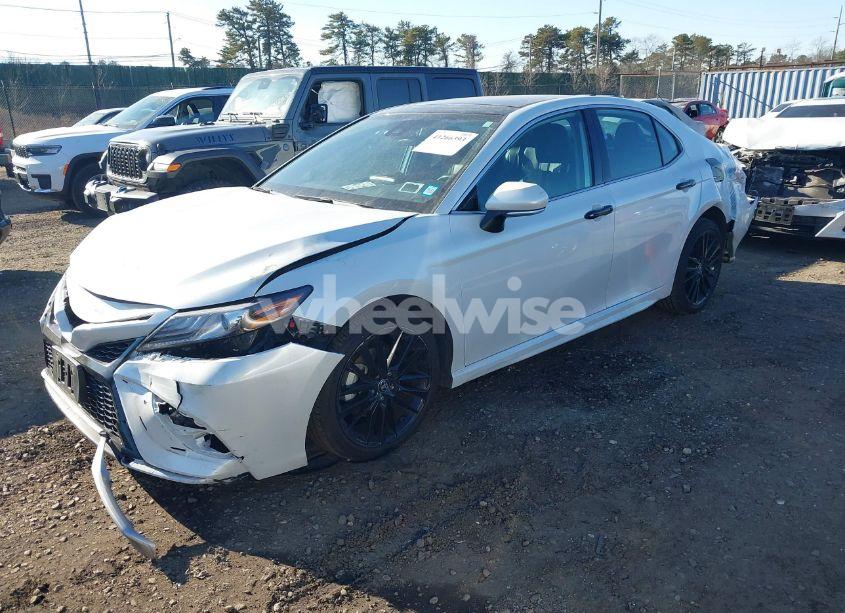 Photo 2 of 2022 Toyota Camry XSE AWD (VIN 4T1K61BK5NU062811)