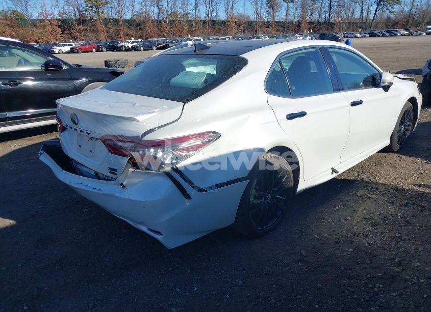 Photo 4 of 2022 Toyota Camry XSE AWD (VIN 4T1K61BK5NU062811)