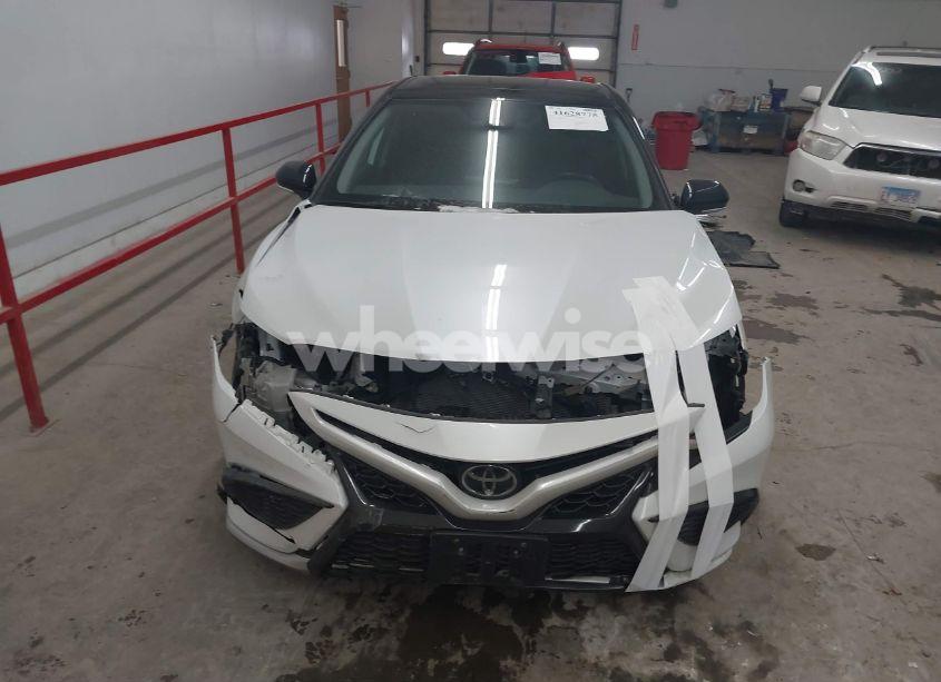 Photo 12 of 2022 Toyota Camry XSE (VIN 4T1K61BK6NU057181)