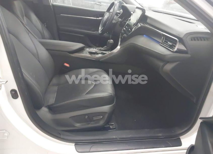 Photo 5 of 2022 Toyota Camry XSE (VIN 4T1K61BK6NU057181)