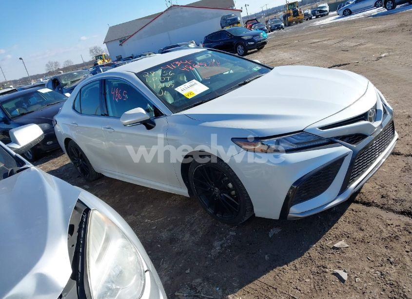 2021 Toyota Camry XSE AWD (VIN 4T1K61BK7MU031588) main photo