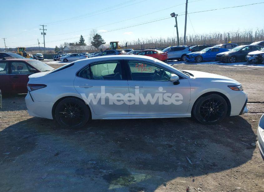 Photo 13 of 2021 Toyota Camry XSE AWD (VIN 4T1K61BK7MU031588)