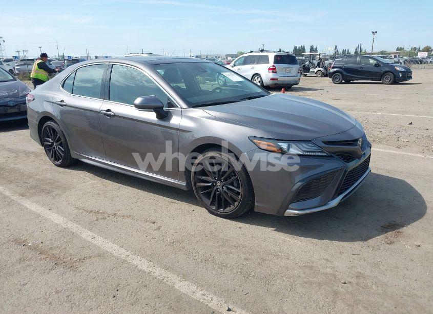 2021 Toyota Camry XSE AWD (VIN 4T1K61BK7MU037469) main photo