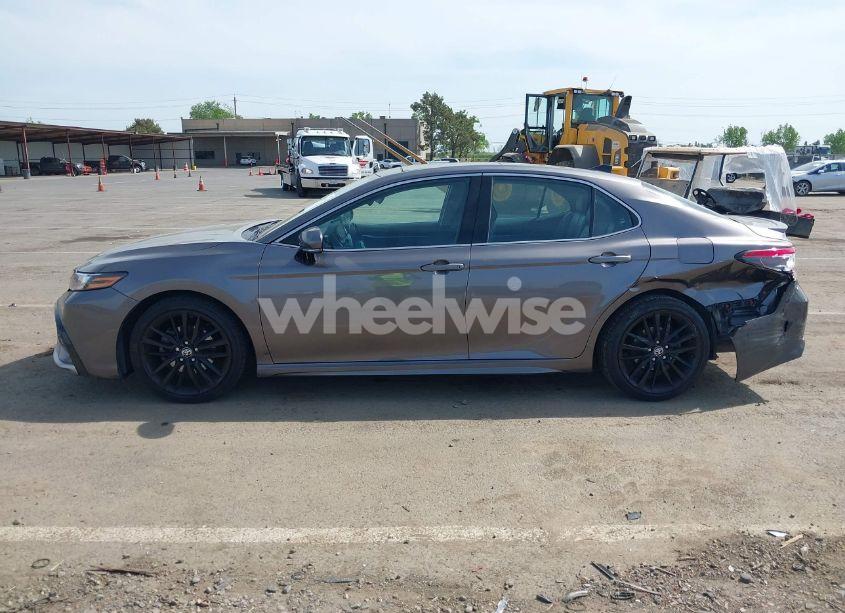 Photo 14 of 2021 Toyota Camry XSE AWD (VIN 4T1K61BK7MU037469)