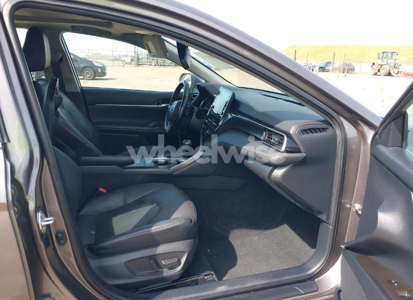 Photo 5 of 2021 Toyota Camry XSE AWD (VIN 4T1K61BK7MU037469)