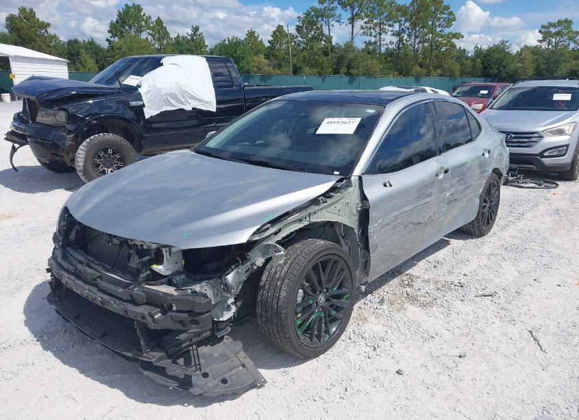 Photo 2 of 2022 Toyota Camry XSE AWD (VIN 4T1K61BK7NU062633)