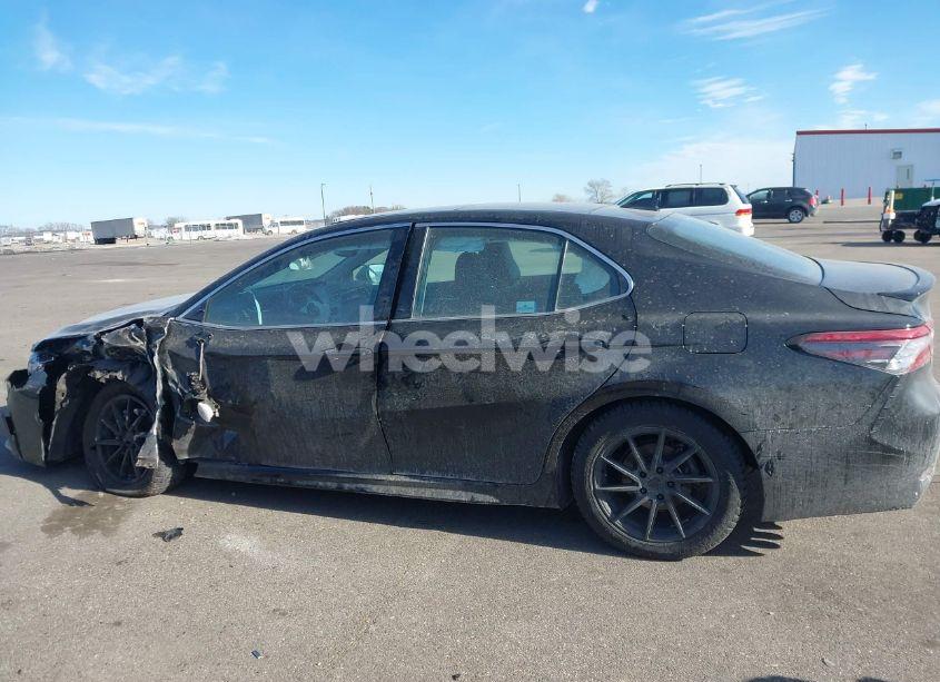 Photo 14 of 2022 Toyota Camry XSE AWD (VIN 4T1K61BK8NU063080)