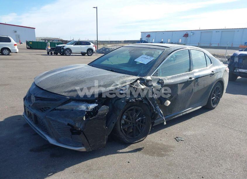 Photo 2 of 2022 Toyota Camry XSE AWD (VIN 4T1K61BK8NU063080)