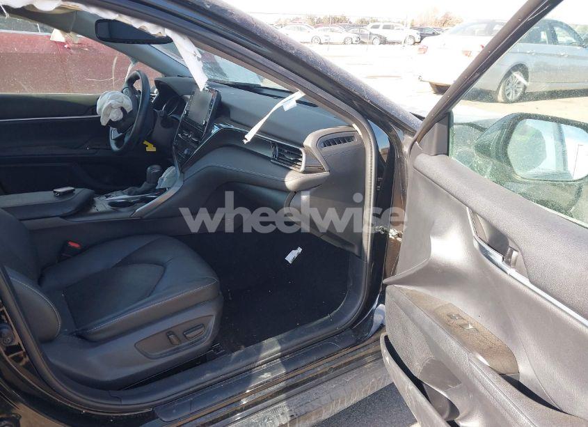 Photo 5 of 2022 Toyota Camry XSE AWD (VIN 4T1K61BK8NU063080)