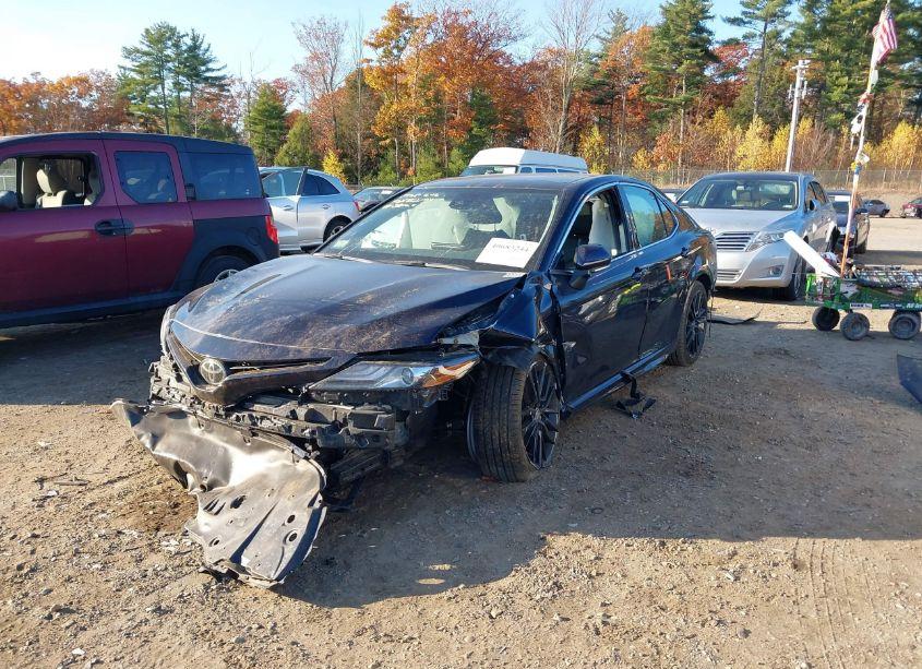 Photo 2 of 2022 Toyota Camry XSE AWD (VIN 4T1K61BK8NU063693)