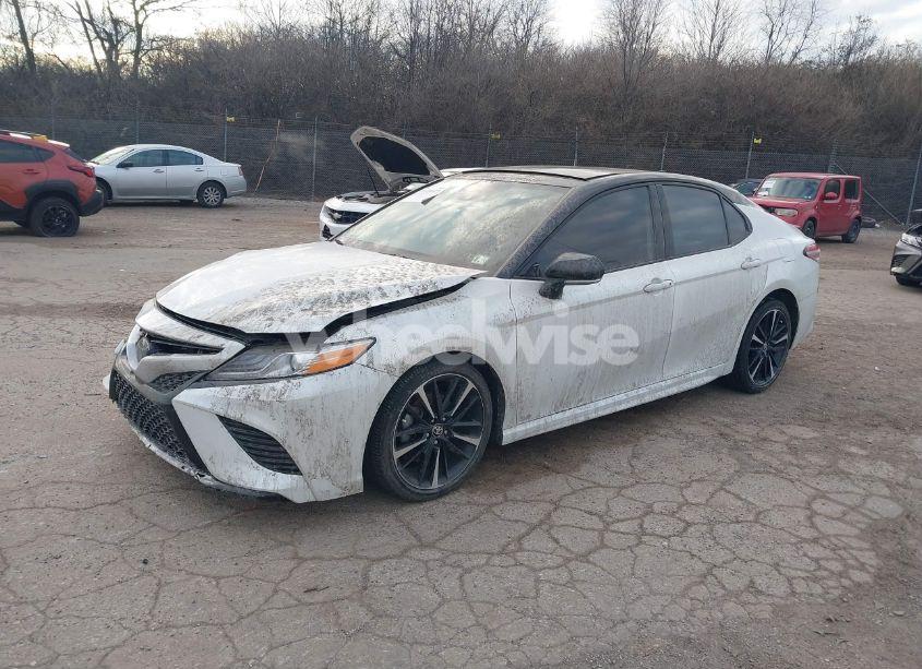 Photo 2 of 2020 Toyota Camry XSE (VIN 4T1K61BK9LU015293)
