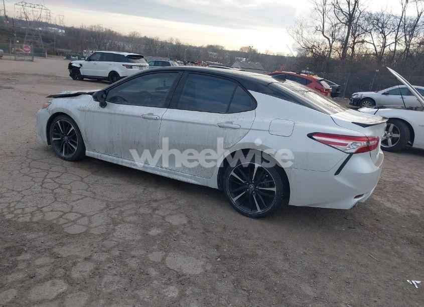 Photo 3 of 2020 Toyota Camry XSE (VIN 4T1K61BK9LU015293)