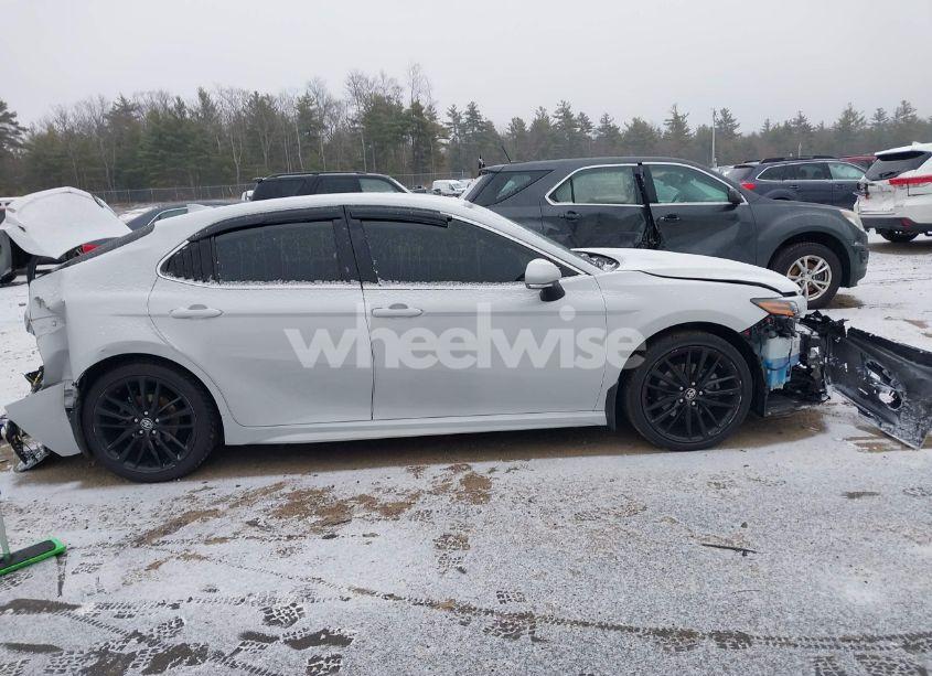 Photo 14 of 2022 Toyota Camry XSE AWD (VIN 4T1K61BK9NU062729)