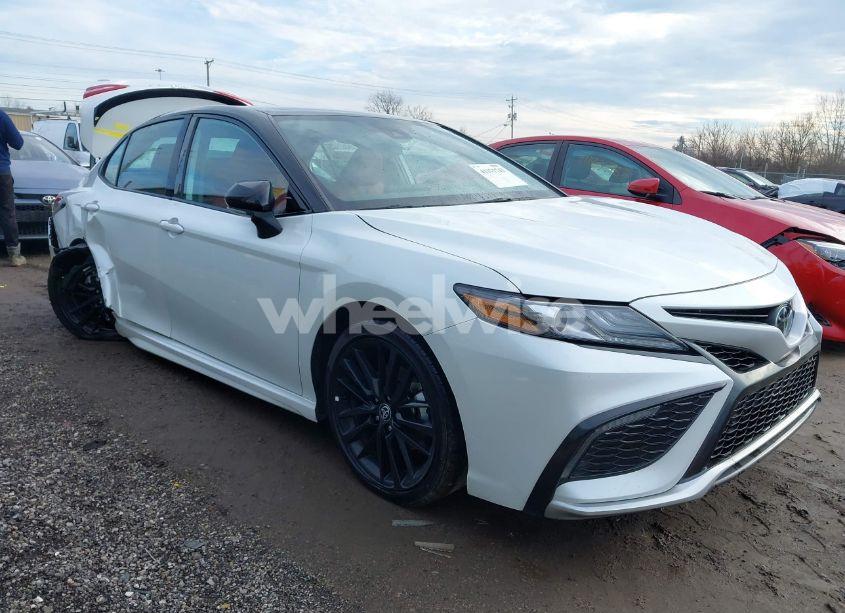 2023 Toyota Camry XSE AWD (VIN 4T1K61BK9PU107560) main photo