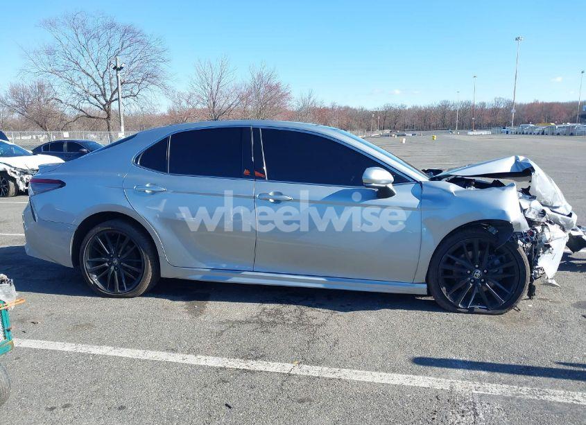 Photo 13 of 2021 Toyota Camry XSE AWD (VIN 4T1K61BKXMU037756)