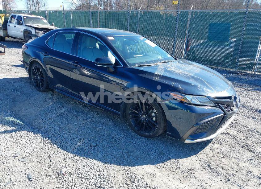 2021 Toyota Camry XSE (VIN 4T1K61BKXMU040754) main photo