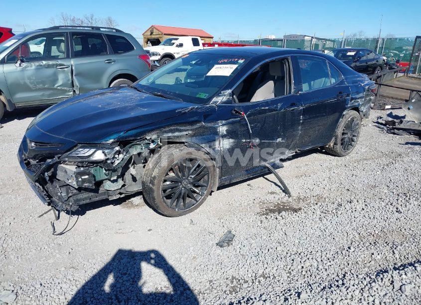 Photo 2 of 2021 Toyota Camry XSE (VIN 4T1K61BKXMU040754)