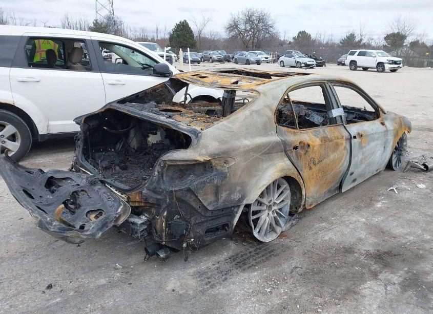 Photo 4 of 2022 Toyota Camry XSE AWD (VIN 4T1K61BKXNU056065)