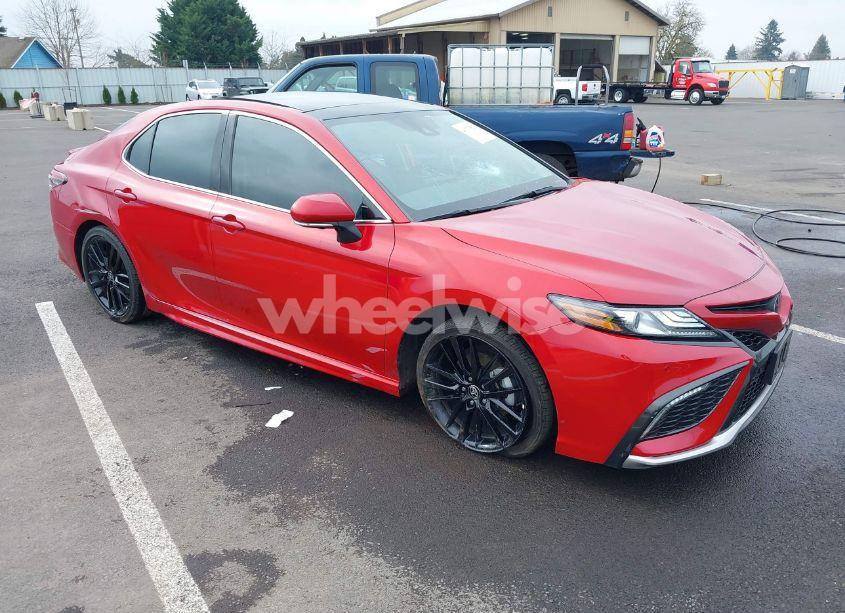 2022 Toyota Camry XSE AWD (VIN 4T1K61BKXNU068748) main photo