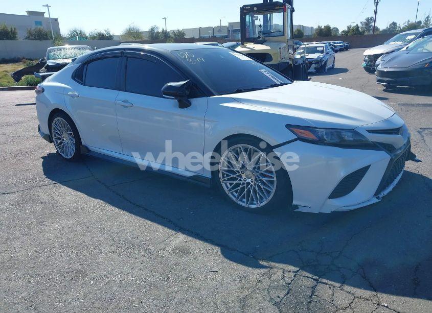 2022 Toyota Camry TRD (VIN 4T1KZ1AK0NU066192) main photo