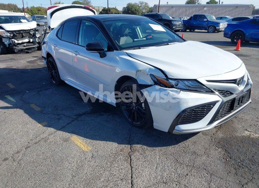 2024 Toyota Camry XSE V6 (VIN 4T1KZ1AK1RU097702) main photo