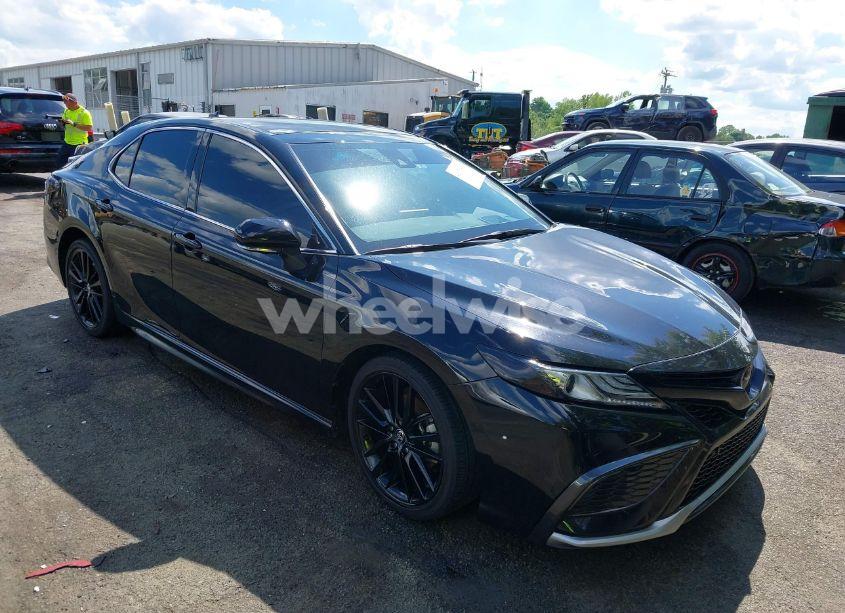 2022 Toyota Camry XSE V6 (VIN 4T1KZ1AK2NU064511) main photo