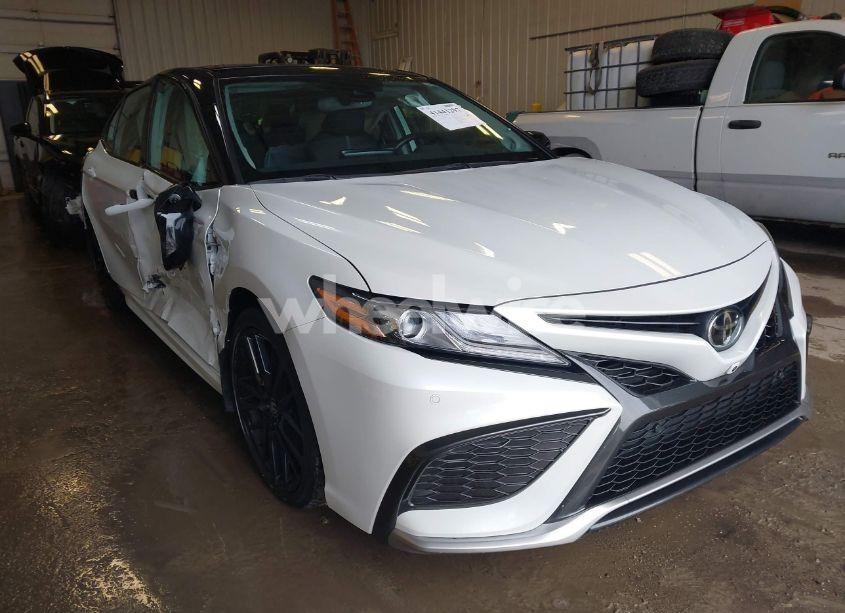 2022 Toyota Camry XSE V6 (VIN 4T1KZ1AK2NU067053) main photo
