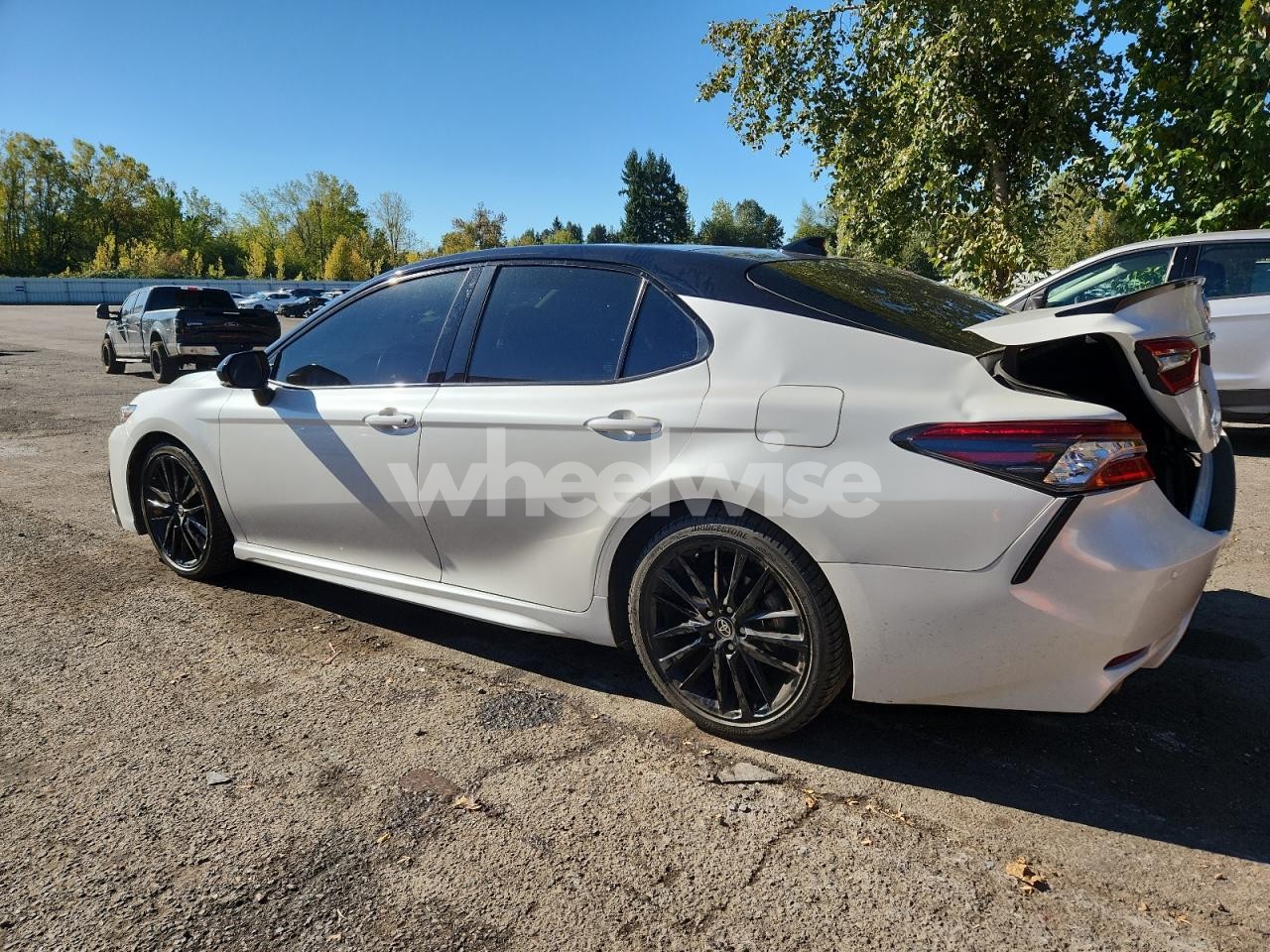 Photo 2 of 2022 TOYOTA CAMRY TRD (VIN 4T1KZ1AK3NU069295)