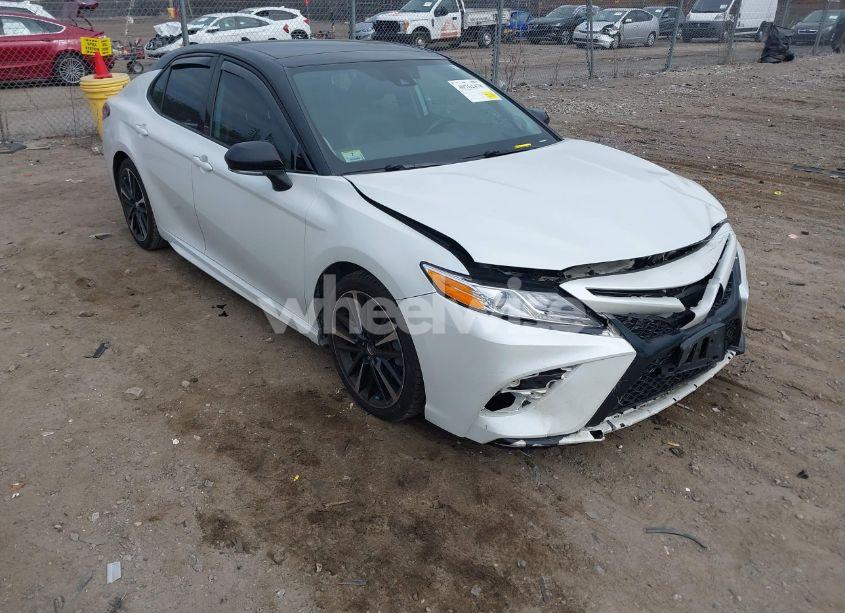 2020 Toyota Camry XSE V6 (VIN 4T1KZ1AK4LU039168) main photo
