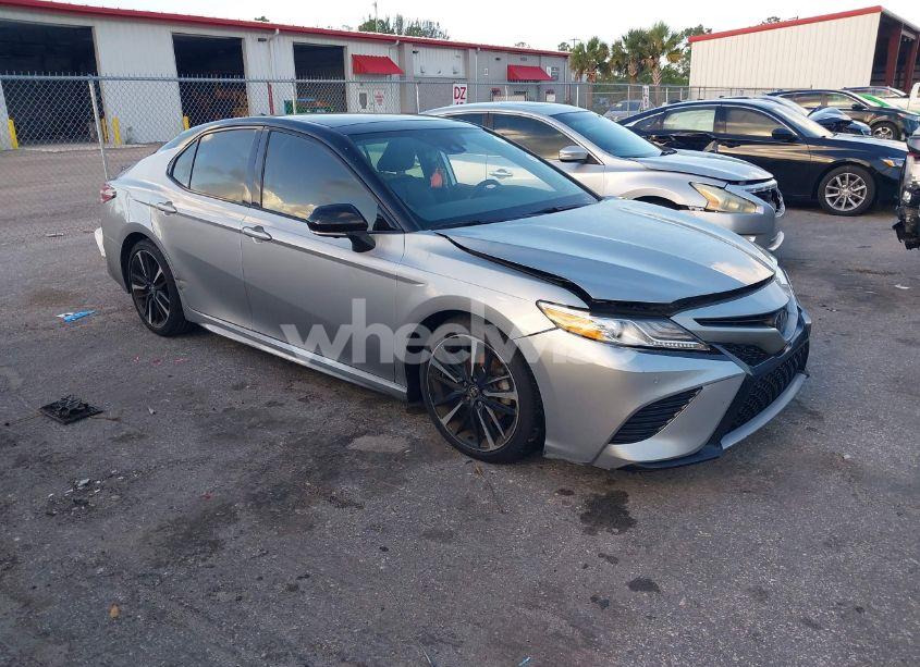 2020 Toyota Camry XSE V6 (VIN 4T1KZ1AK5LU036215) main photo