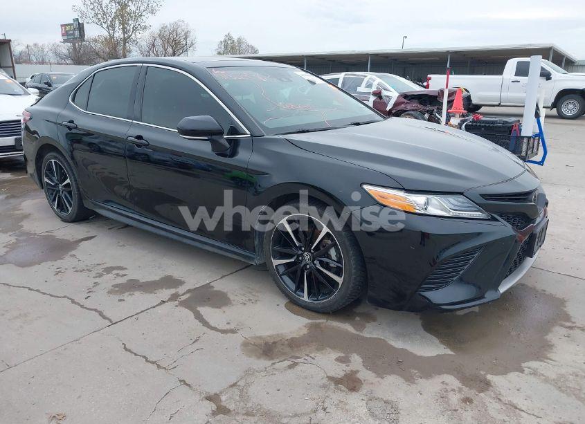 2020 Toyota Camry XSE V6 (VIN 4T1KZ1AK7LU040671) main photo